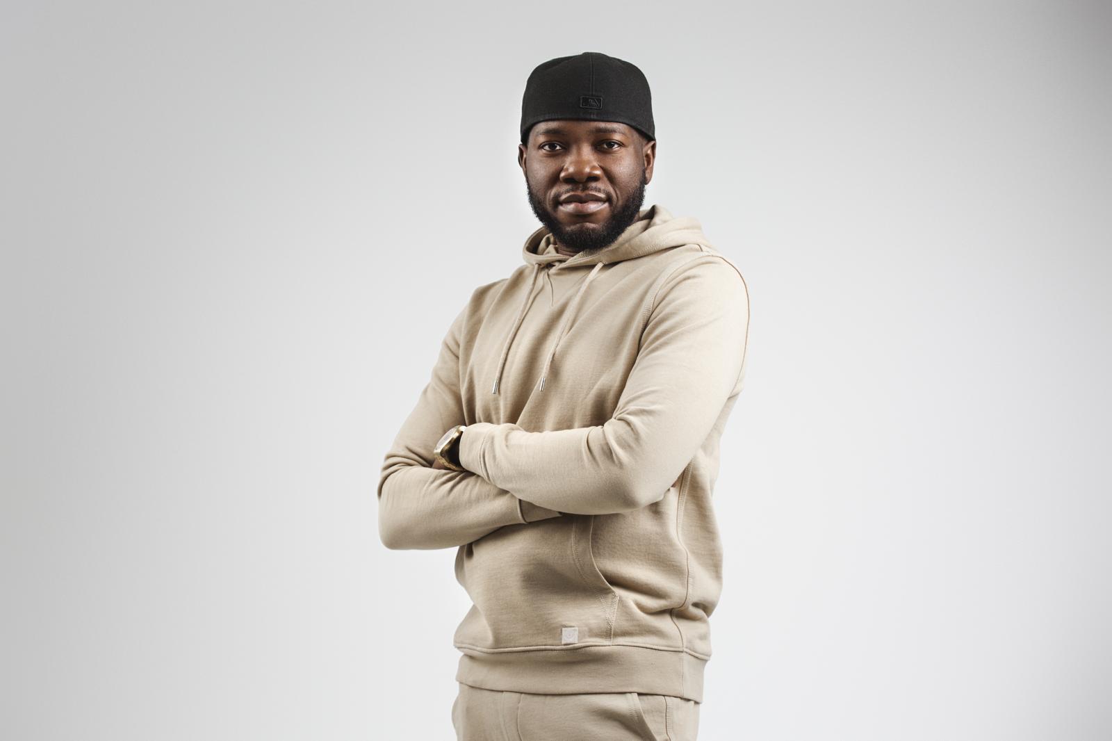 Portrait de Sinker T. Benissan, photographe Photoristic